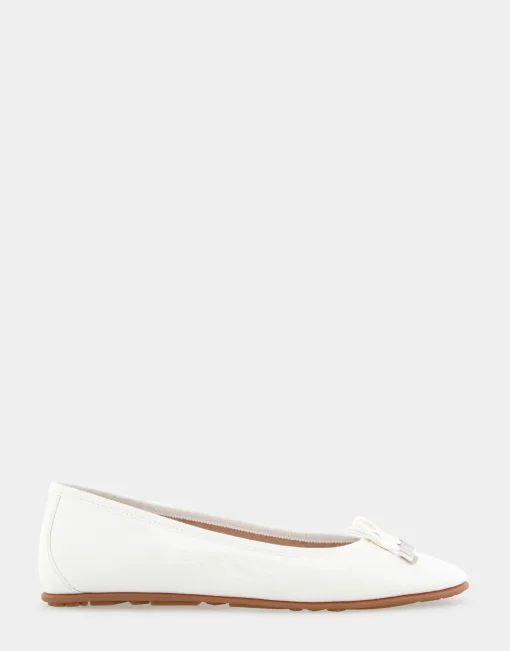 Comfortable Women's Ballet Flat in White Patent Faux Leather