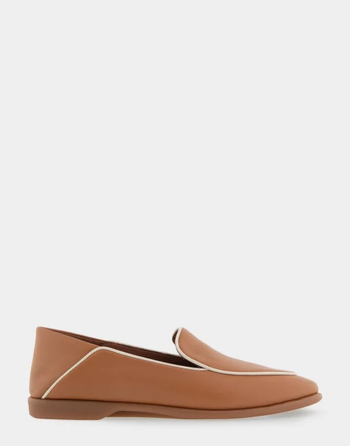 Comfortable Women's Collapsible Back Loafer in Eggnog Leather