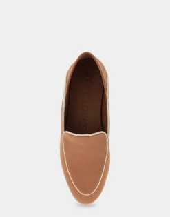 Comfortable Women's Collapsible Back Loafer in Eggnog Leather