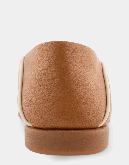 Comfortable Women's Collapsible Back Loafer in Eggnog Leather
