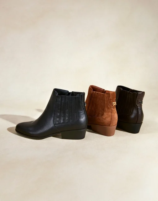 Comfortable Women's Covered Gore Western Ankle Bootie in Tobacco Suede