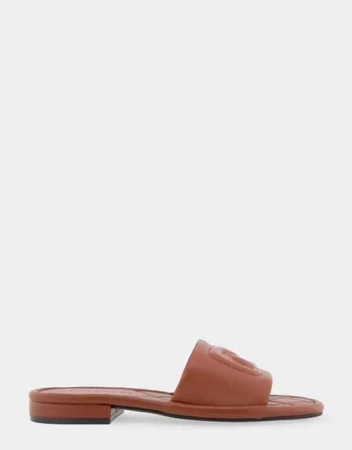 Comfortable Women's Debossed Chain Link Slide Sandal in Gingerbread Leather