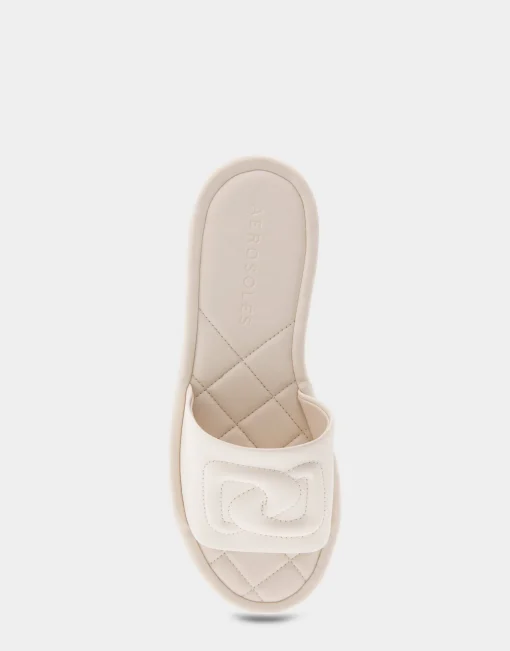 Comfortable Women's Debossed Chain Link Slide Sandal in Eggnog Leather