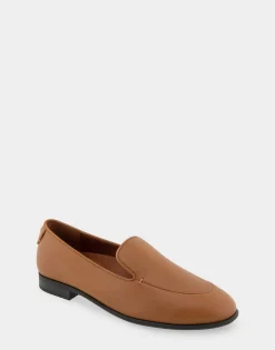 Comfortable Women's Flexible Tailored Clean Loafer in Tan Leather