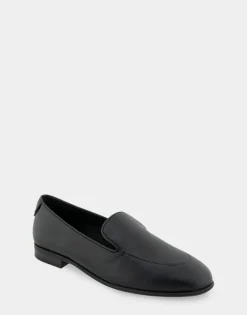 Comfortable Women's Flexible Tailored Clean Loafer in Black Leather