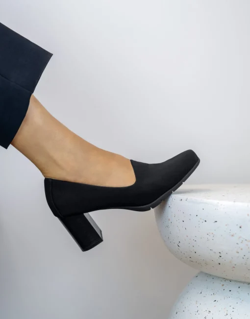 Comfortable Women's Heeled Pump in Black Stretch Fabric