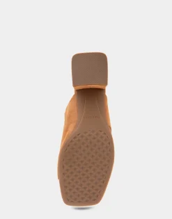Comfortable Women's Hooded Toe Ring Block Heel Slide Sandal in Tan Suede