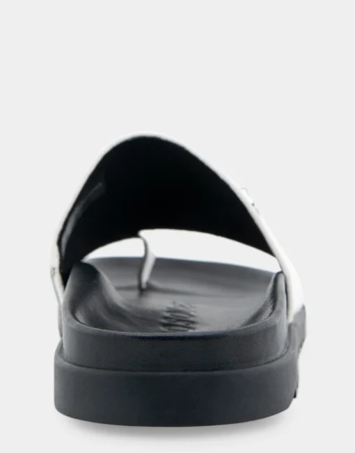 Comfortable Women's Hooded Toe Ring Footbed Sandal in White Leather
