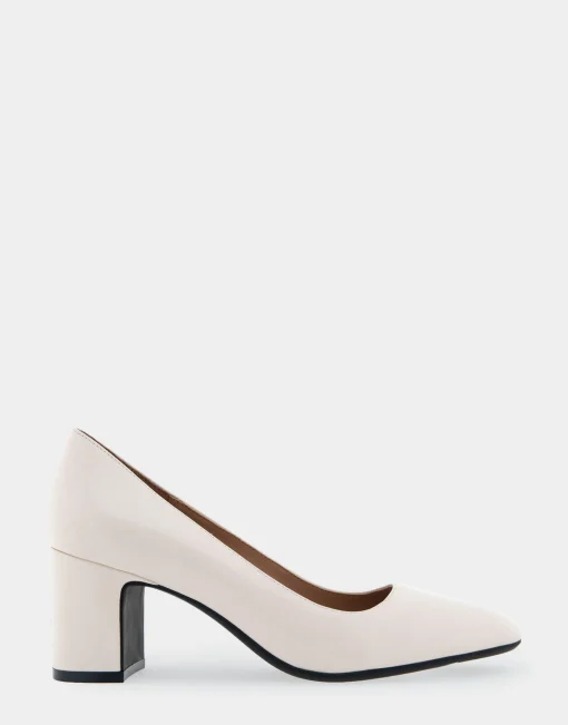 Comfortable Women's Mid-heel Pump in Eggnog Leather