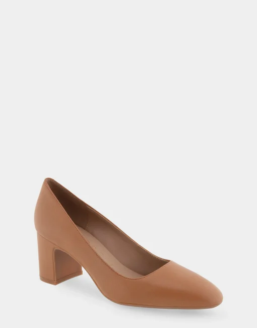 Comfortable Women's Mid-heel Pump in Tan Leather