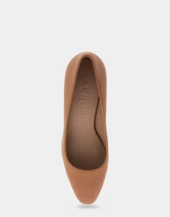Comfortable Women's Mid-heel Pump in Tan Leather