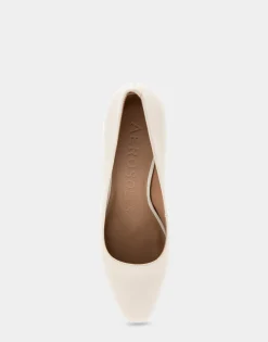 Comfortable Women's Mid-heel Pump in Eggnog Leather