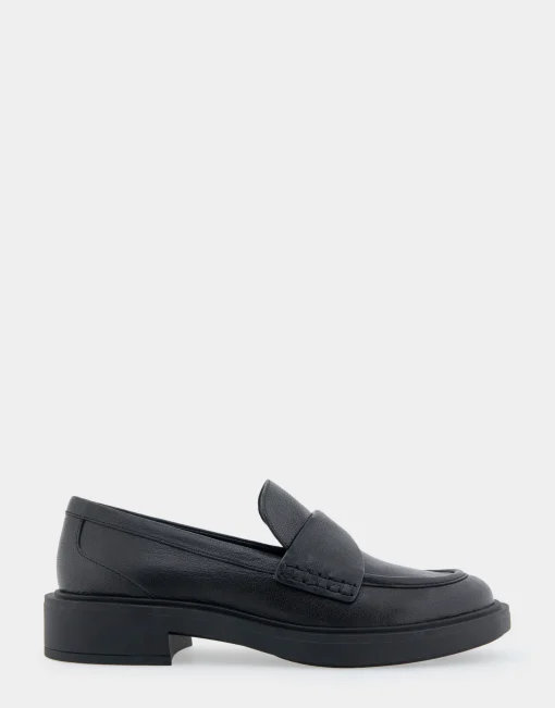 Comfortable Women's Molded Unit Loafer With Twisted Keeper in Black Waxy Leather Leather