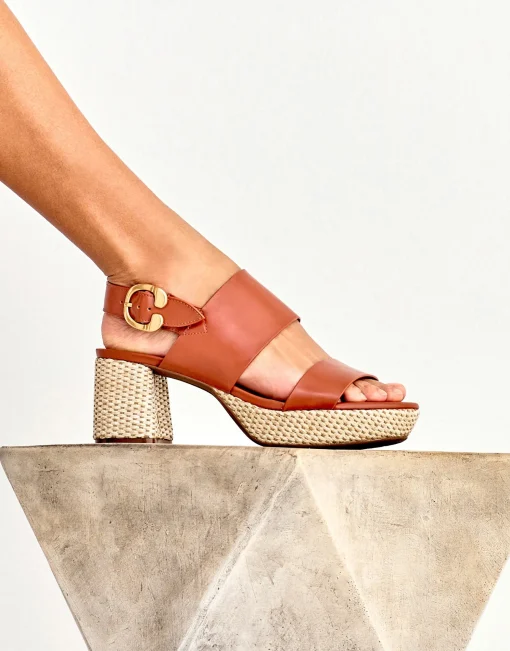 Comfortable Women's Platform Sandal in Gingerbread Leather