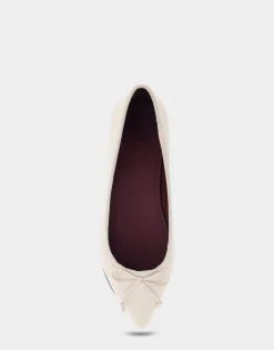 Comfortable Women's Point Toe Flat in Eggnog Leather