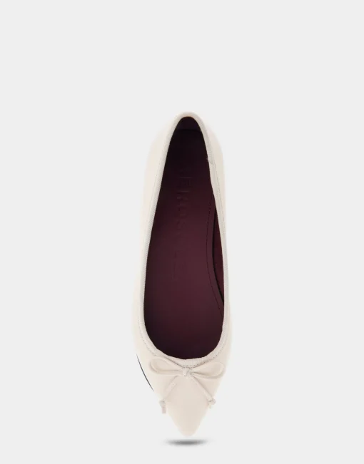 Comfortable Women's Point Toe Flat in Eggnog Leather