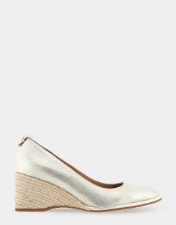 Comfortable Women's Sculpted Wedge Pump in Soft Gold Leather