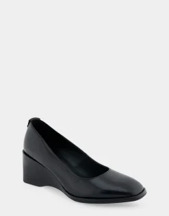 Comfortable Women's Sculpted Wedge Pump in Black Leather