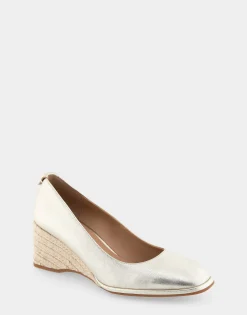 Comfortable Women's Sculpted Wedge Pump in Soft Gold Leather