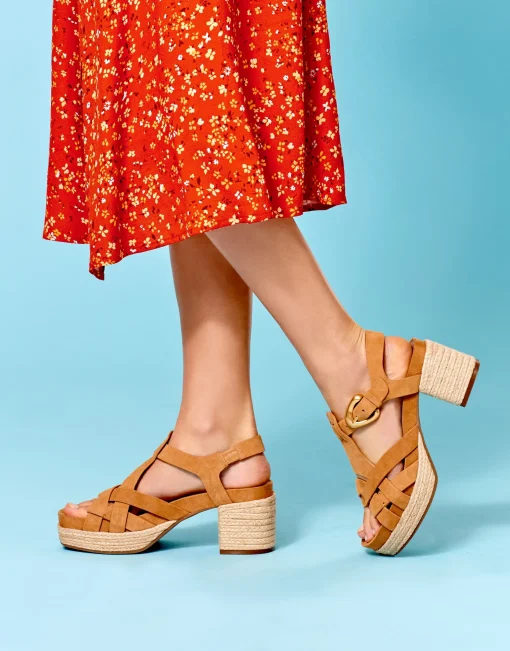 Comfortable Women's Strappy Molded Footbed Platform Sandal in Tan Suede