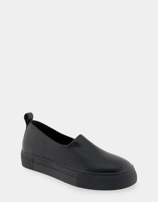 Comfortable Women's Strech Hidden Wedge Slip On Flatform Sneaker in Black Stretch Faux Leather