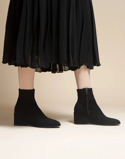 Comfortable Women's Stretch Ankle Sculpted Wedge Boot in Black Faux Suede