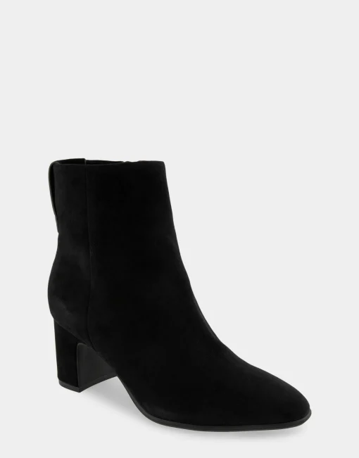 Comfortable Women's Tapered Toe Covered Heel Bootie in Black Suede