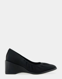 Comfortable Women's Wedge Pump in Black Gabardine Fabric